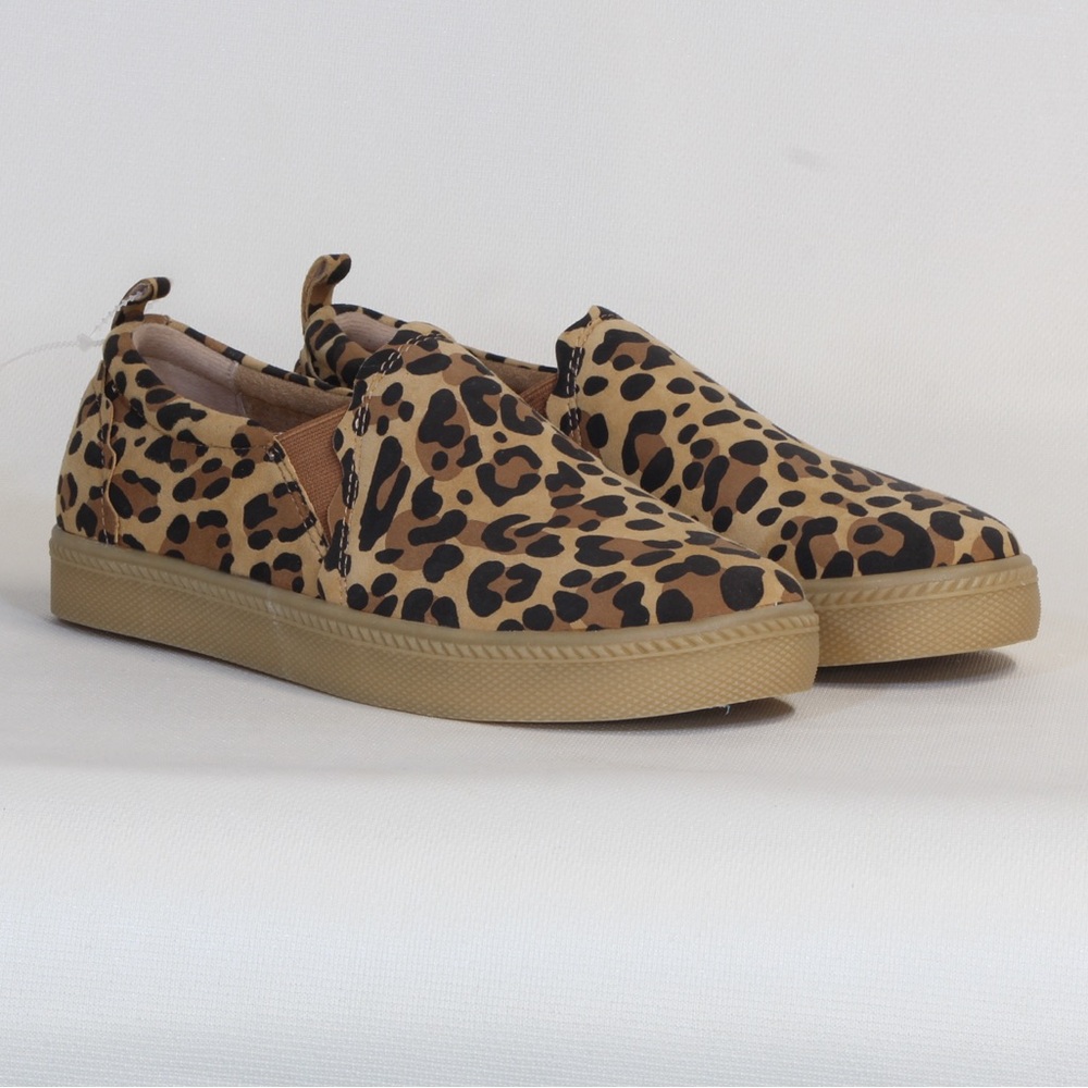 Earth Origins Tan & Black Zeni Zelle Wide Leopard Animal Print Slip-On Sneakers - Picture 6 of 10